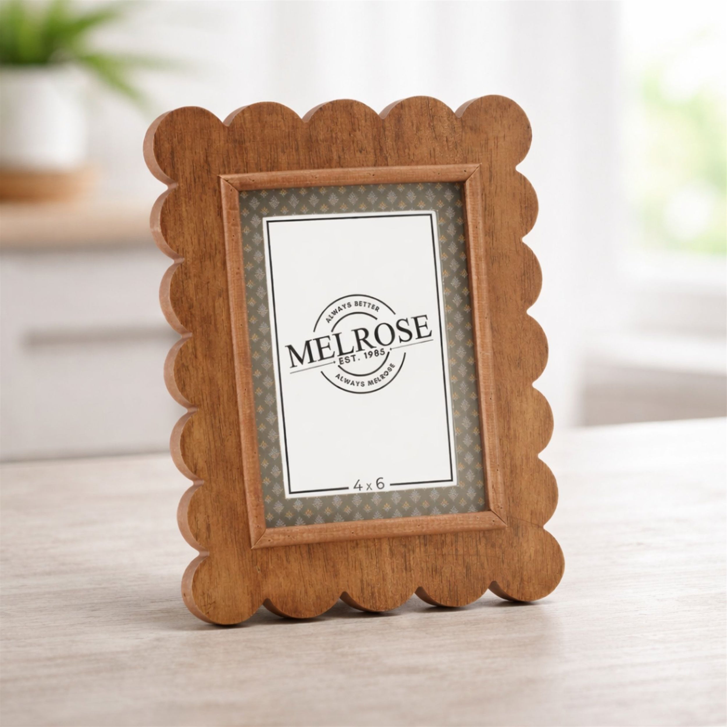 Scalloped Wood 4x6 Photo Frame 10"H