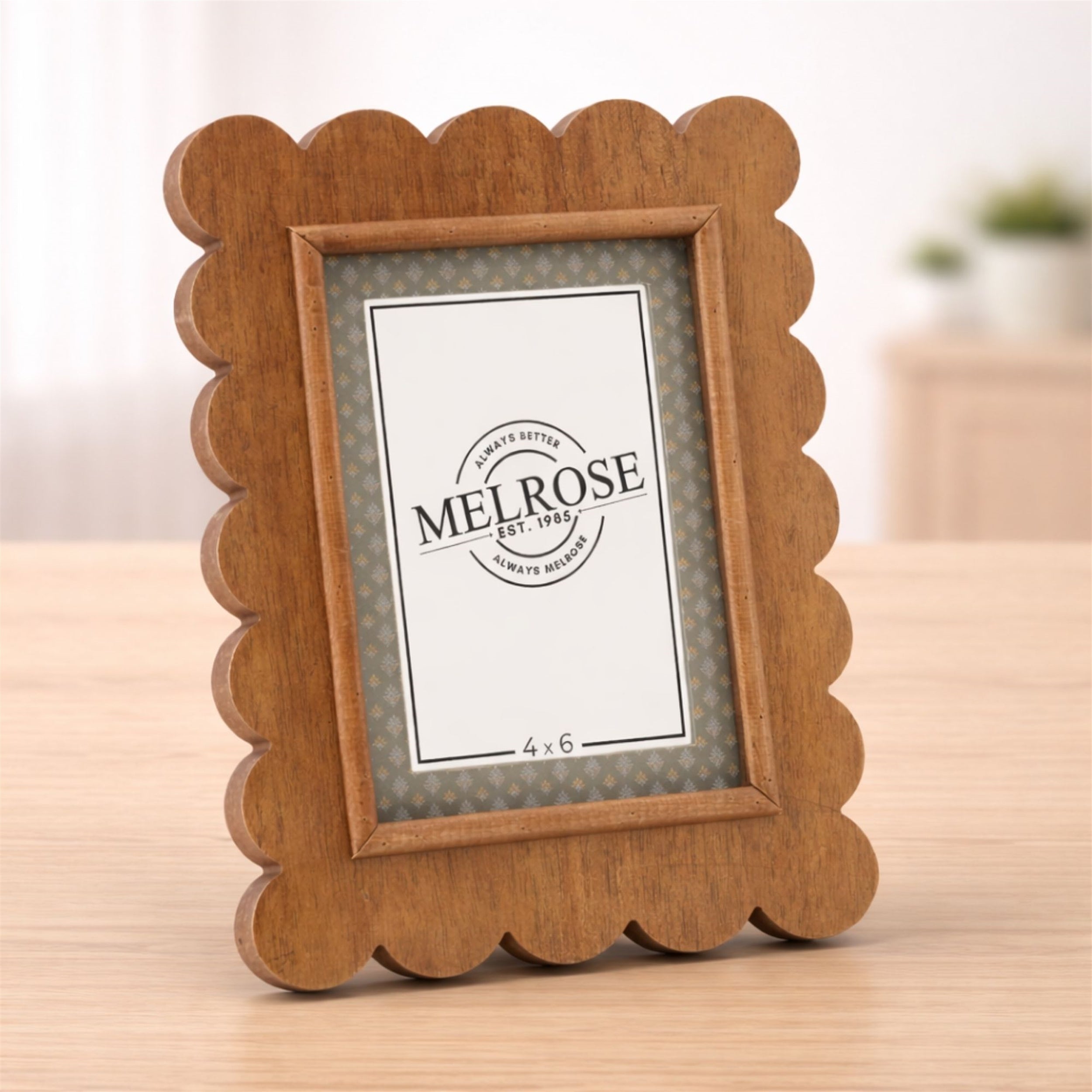 Scalloped Wood 4x6 Photo Frame 10"H