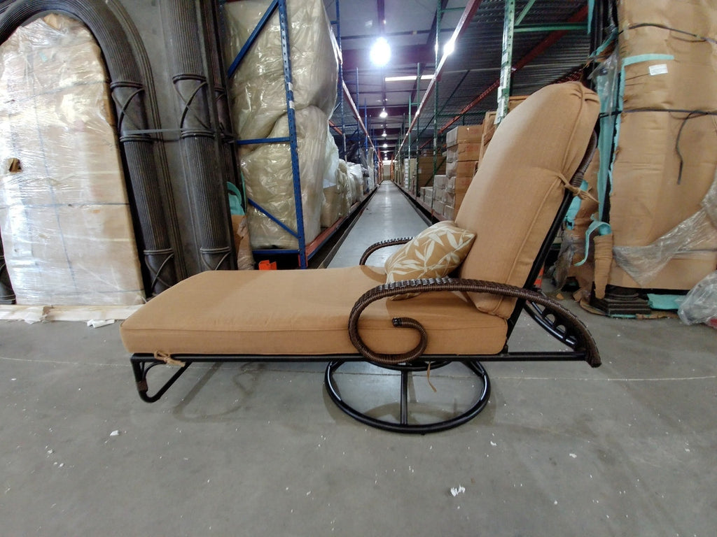 Grand Bonaire Weave Swivel Lounge With Pillow