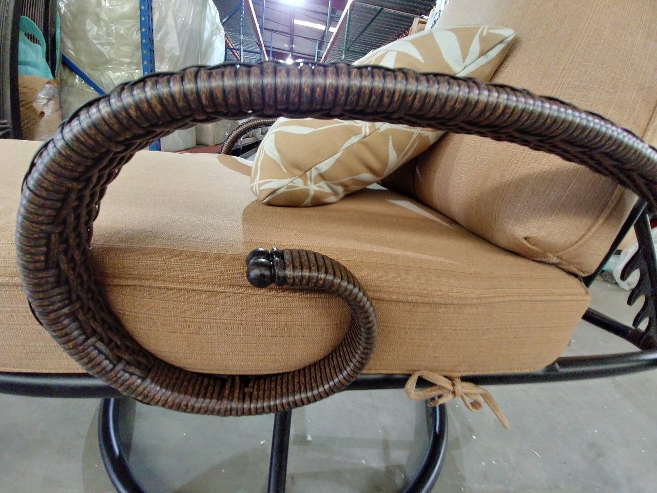 Grand Bonaire Weave Swivel Lounge With Pillow