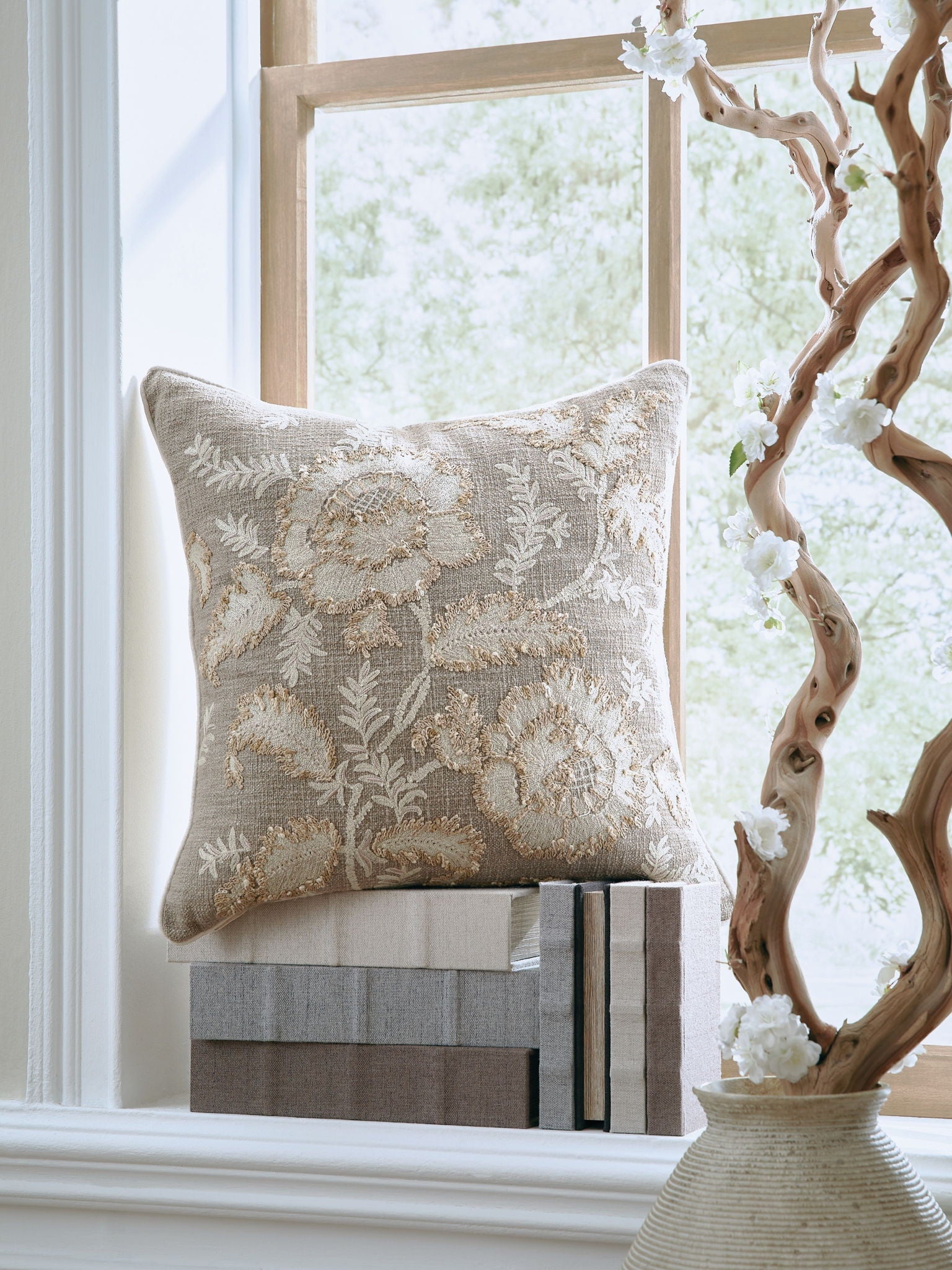 Viveka - Pillow