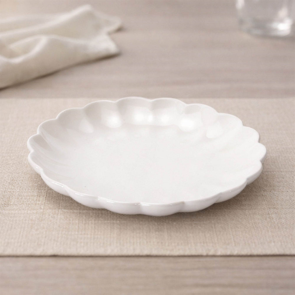 White Scalloped Stoneware Dinner Plate (Set of 2)