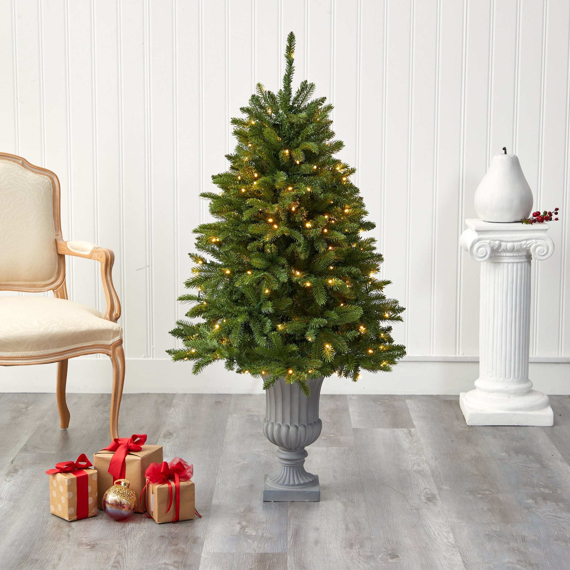 4.5' Sierra Spruce 'Natural Look' Artificial Christmas Tree w/ 150 Clear LED