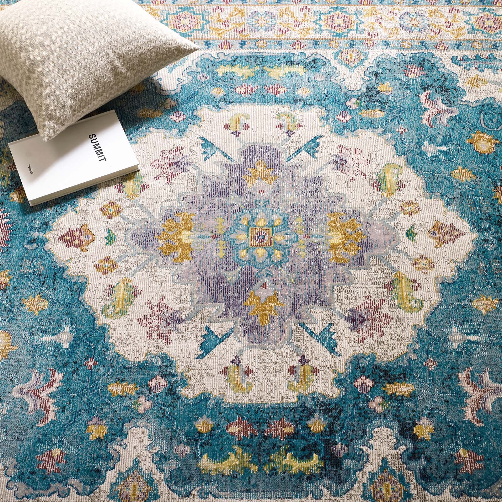 Success Anisah Distressed Floral Vintage Medallion 4x6 Area Rug by Modway