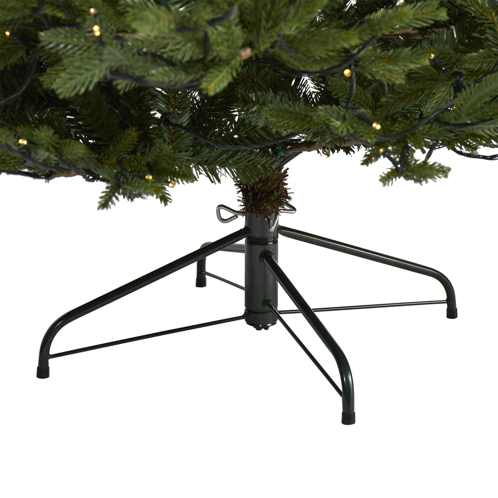 7.5' Wyoming Spruce Artificial Christmas Tree w/ 650 Clear LED Lights
