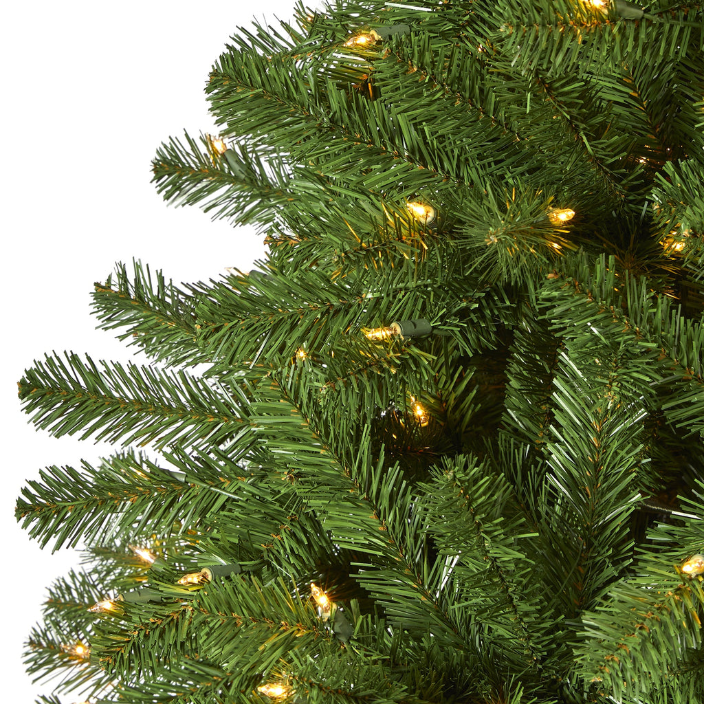 9' Virginia Fir Artificial Christmas Tree with 600 Clear Lights