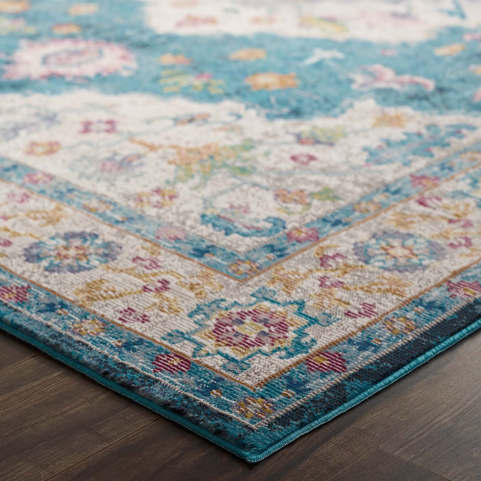 Success Anisah Distressed Floral Vintage Medallion 4x6 Area Rug by Modway