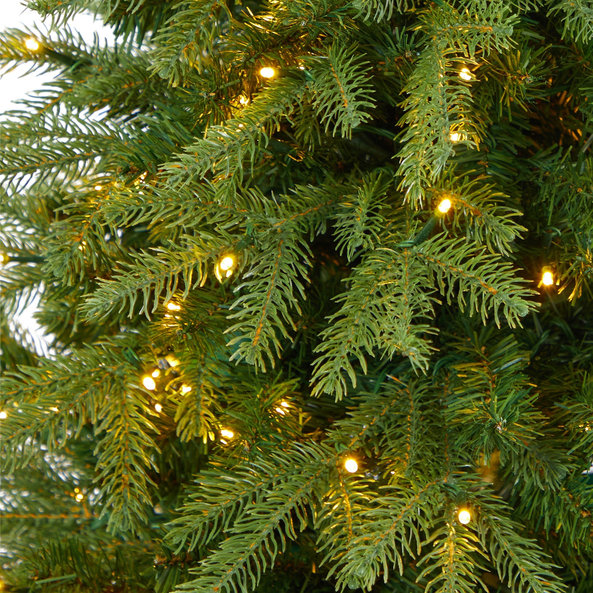 4.5' Vancouver Fir 'Natural Look' Artificial Christmas Tree w/ 250 Clear LED
