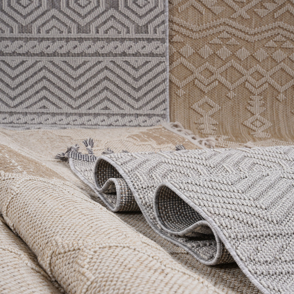 Guros - 6' X 9' Trellis Indoor / Outdoor Area Rug - White / Gray