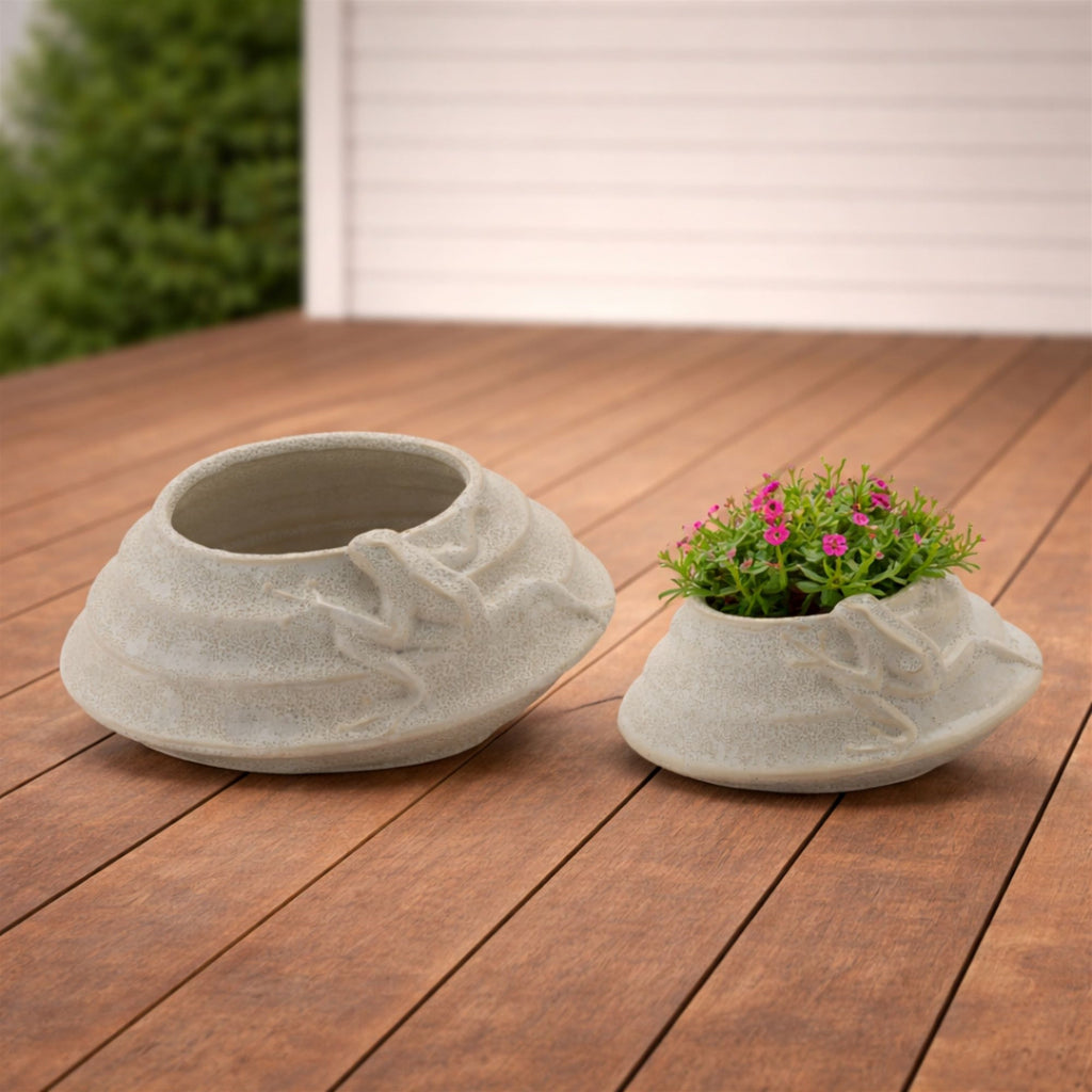 Round Porcelain Planter with Frog (Set of 2)