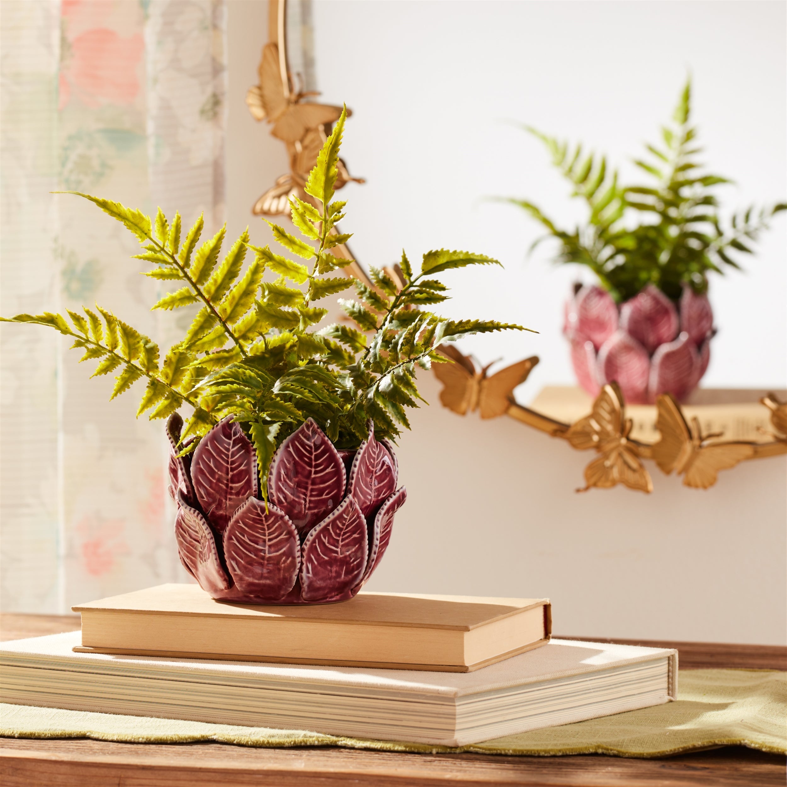Storeware Bud Vase with Leaves Accent (Set of 2)