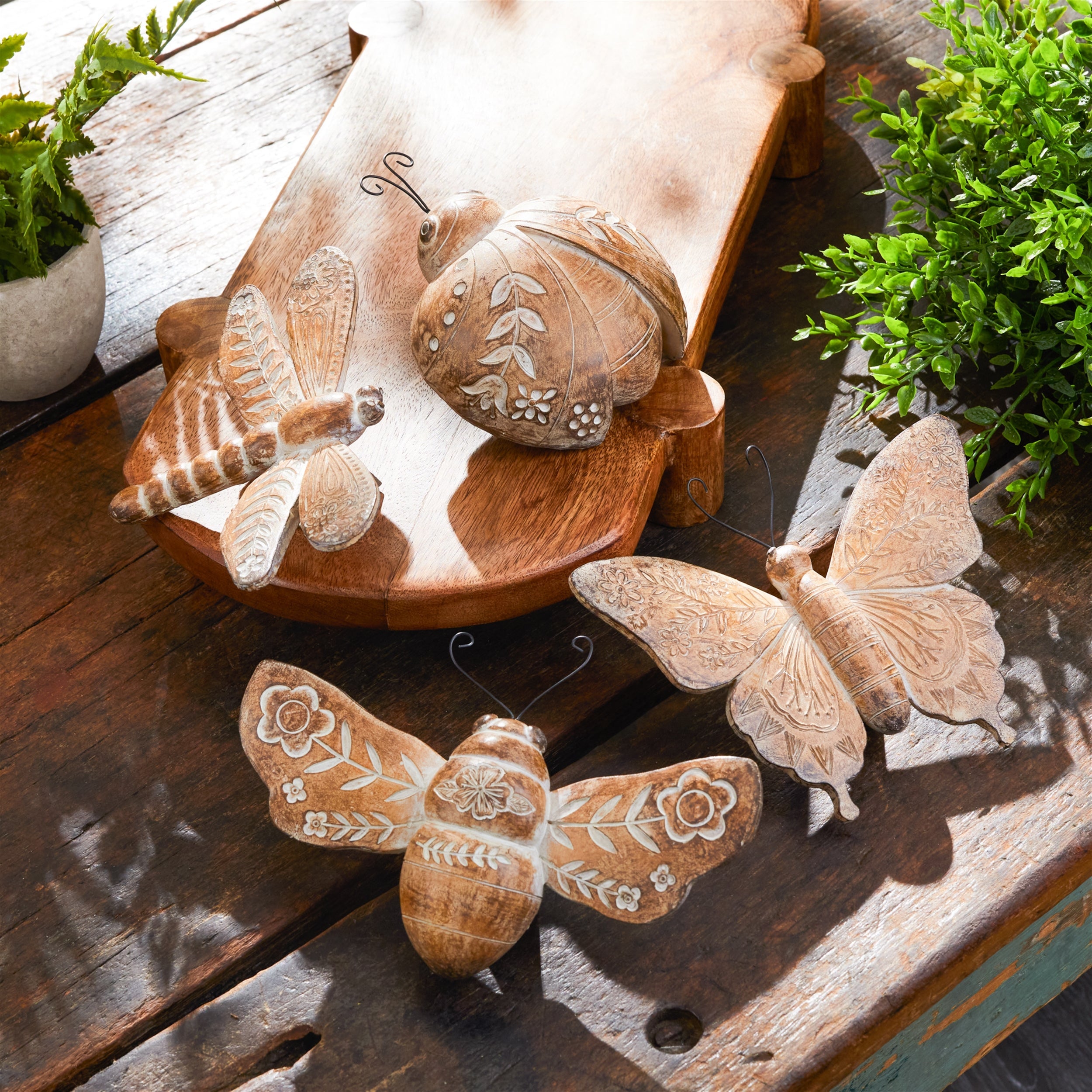 Floral Etched Insect Shelf Sitter (Set of 4)