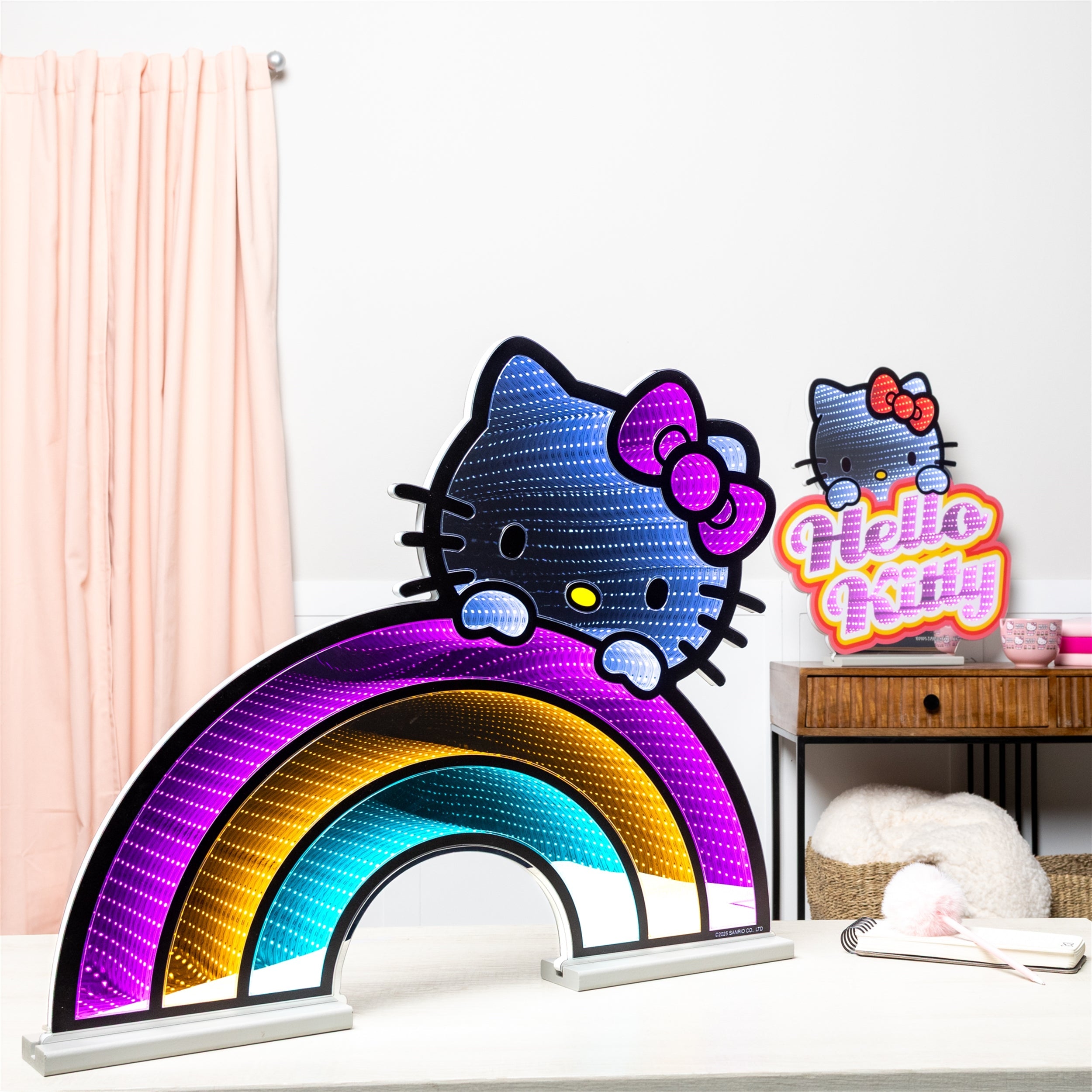 Hello Kitty¨_  Rainbow Ekkolight 24"H