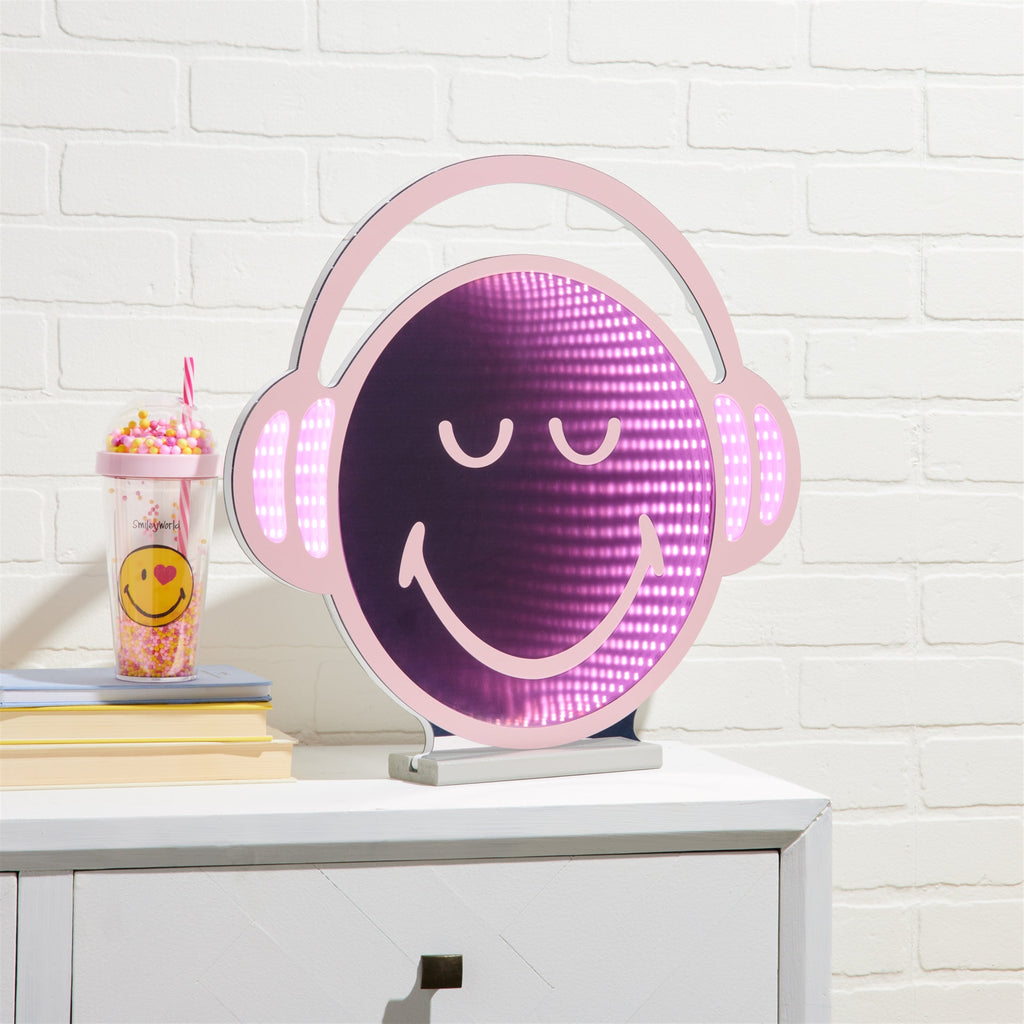 SmileyWorld icon w/Headphone Ekkolight 20"H