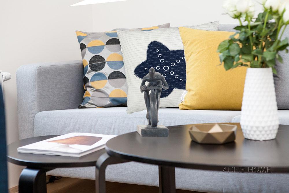 Anne Home - White Pillow Blue Star