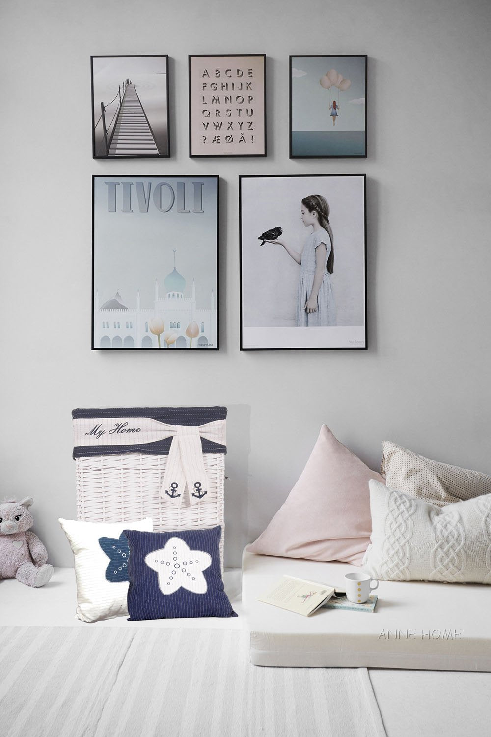 Anne Home - White Pillow Blue Star