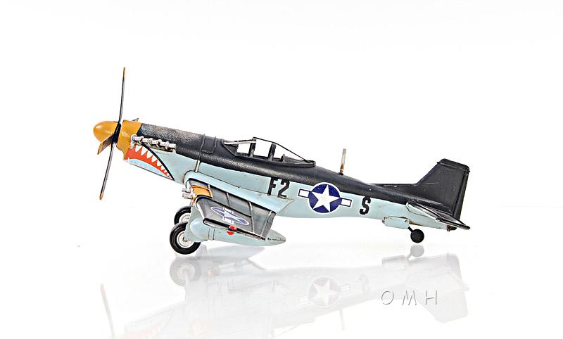 1943 Grey Mustang P51 1:40
