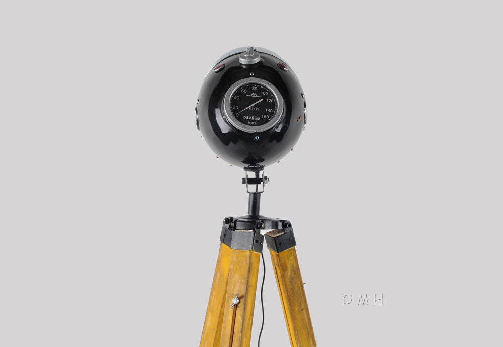 Jawa Lamp with Tripod