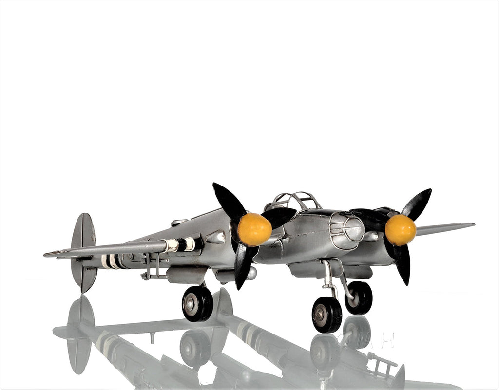1941 Lockheed P-38 Lightning Fighter