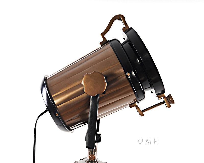 Alum/Steel Spot Light Wood Stand Textured Glass