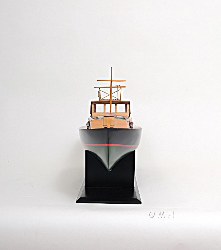 Hemingway™ Pilar Fishing Boat