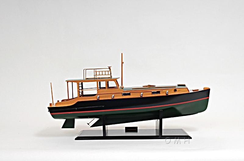 Hemingway™ Pilar Fishing Boat