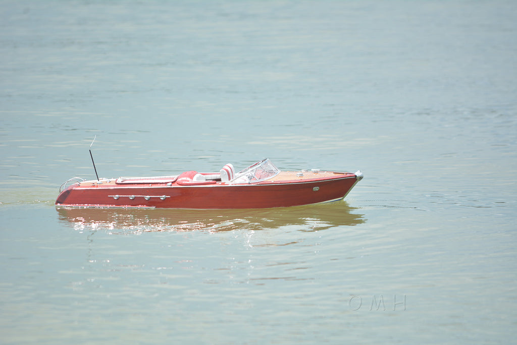 Riva Aquarama Painted With RC Motor