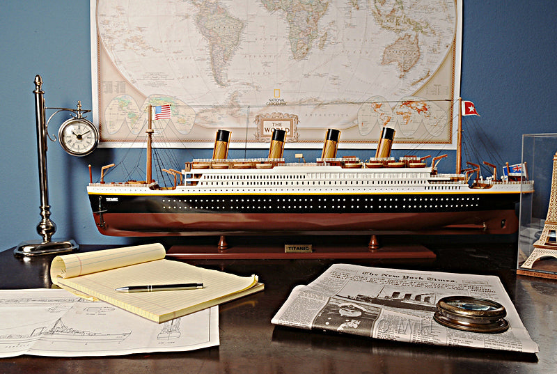 RMS Titanic Large with Display Case