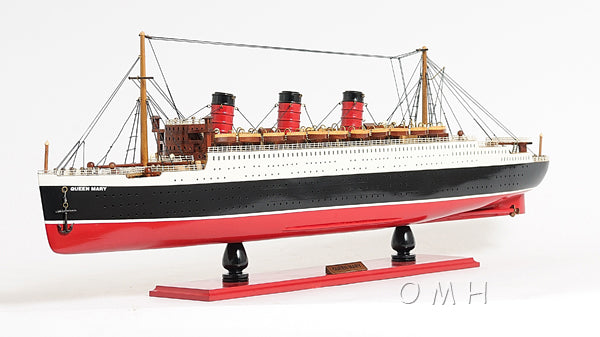 Queen Mary Midsize with Display Case