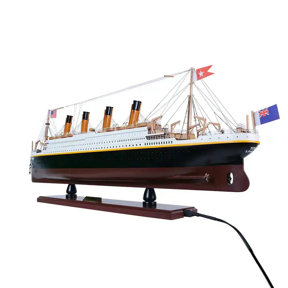 TITANIC WITH LIGHTS