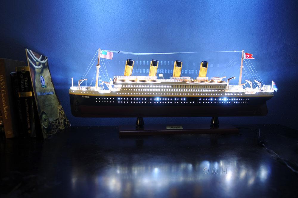 TITANIC WITH LIGHTS