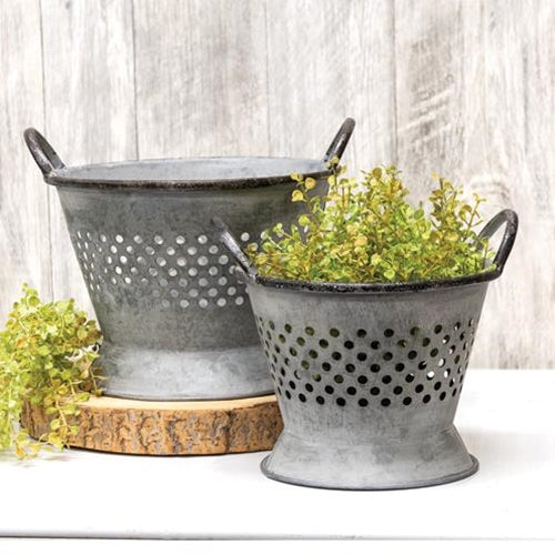 Weathered Tin Colander 8" (Pack of 2)