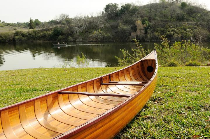 Wooden Canoe with Ribs 18