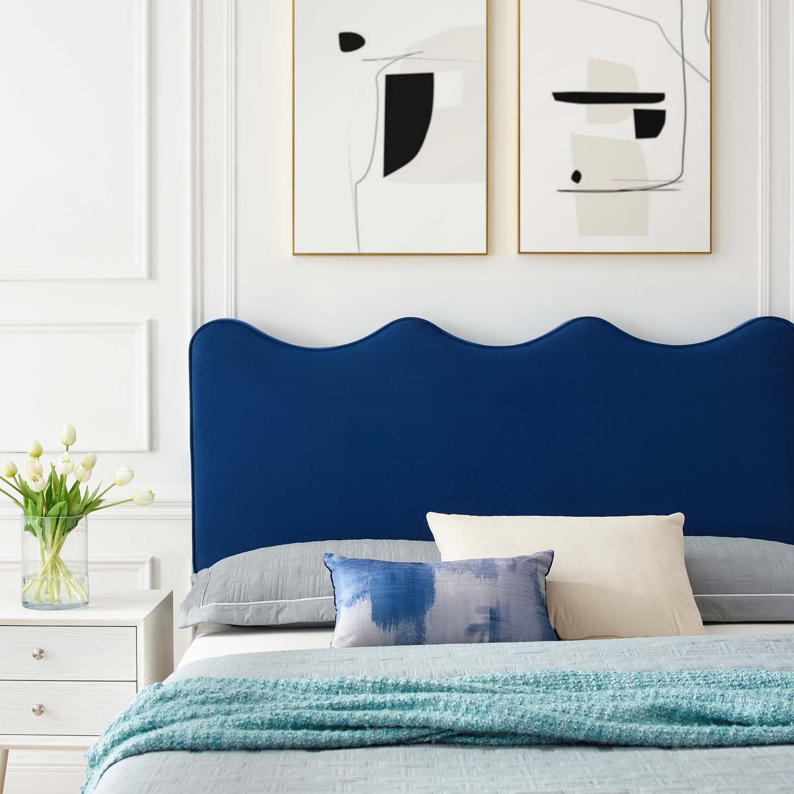 Current Performance Velvet Twin Platform Bed in Na