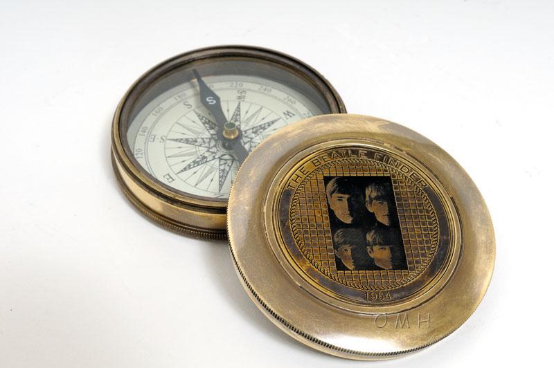 Beetles Compass w leather case
