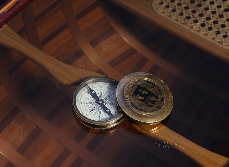 Beetles Compass w leather case