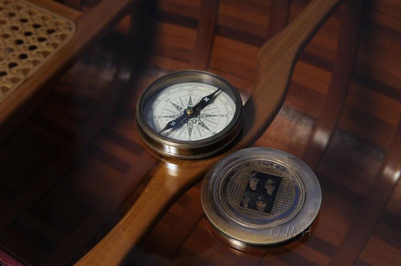 Beetles Compass w leather case