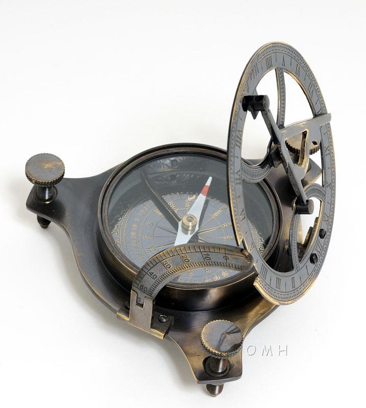 Sundial Compass in wood box (Medium)