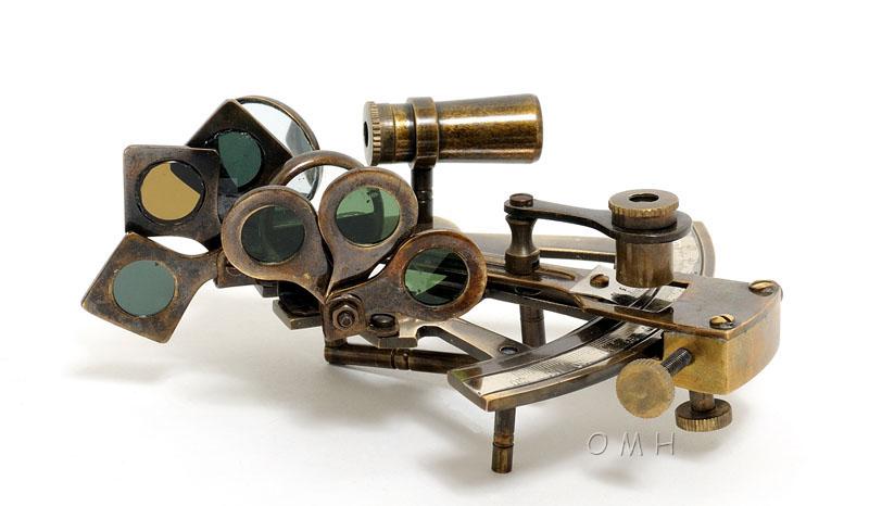 Nautical Sextant in wood box (Medium)
