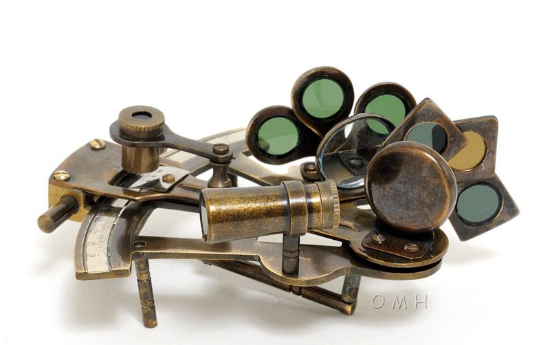 Nautical Sextant in wood box (Medium)