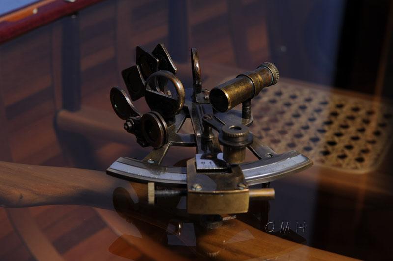 Nautical Sextant in wood box (Medium)