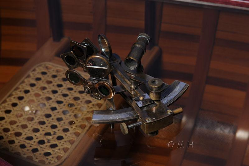 Nautical Sextant in wood box (Medium)