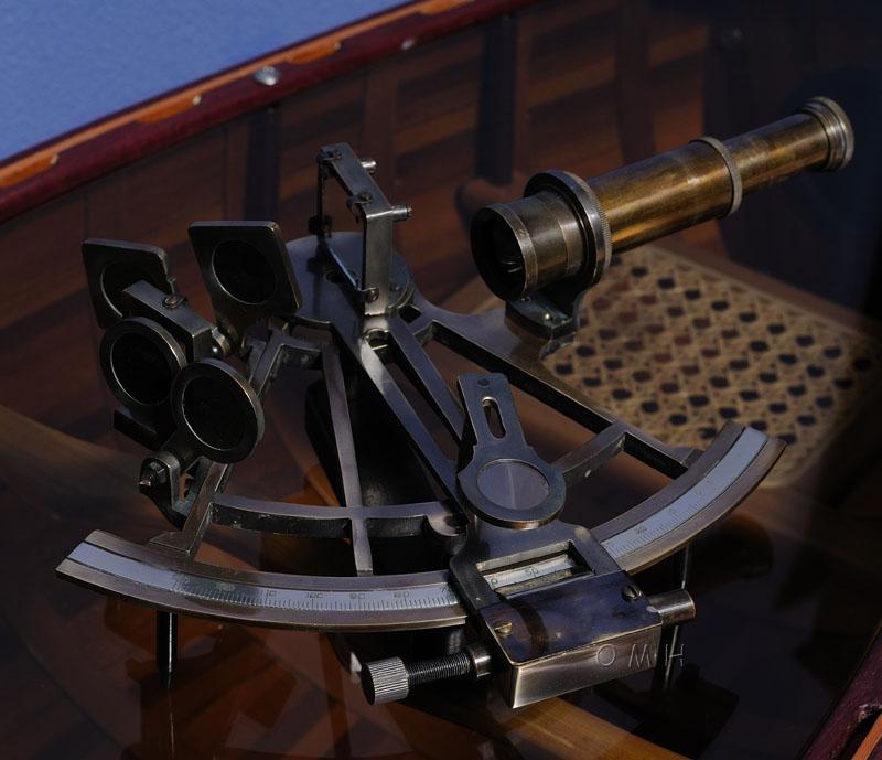 Nautical Sextant in wood box (Large)
