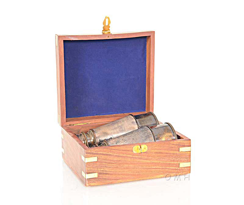 Binocular w leather overlay in wood box