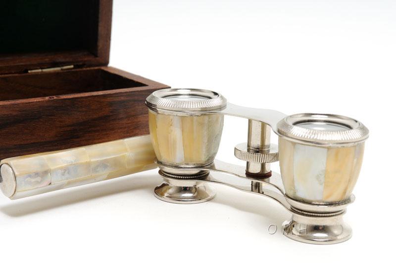 Opera glasses w MOP in wood box