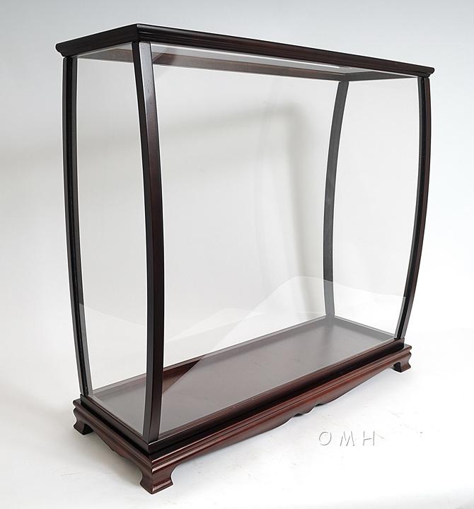 Display case for tall ship medium
