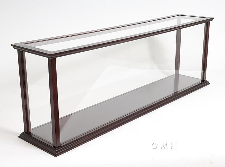 Display Case for Cruise Liner Mid