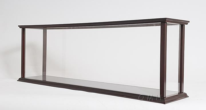 Display Case for Cruise Liner Mid