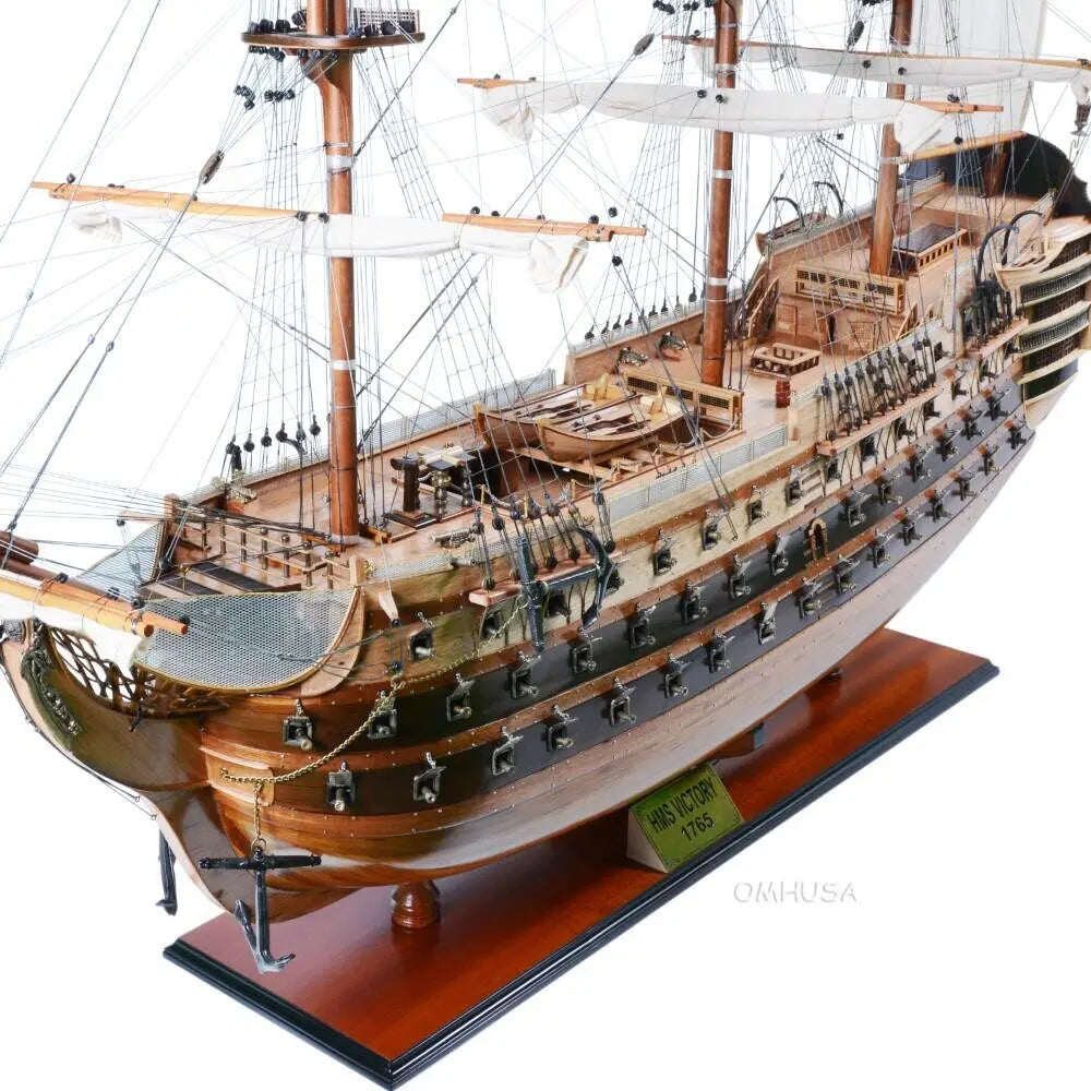 HMS Victory 56L With Display Case XL No Glass