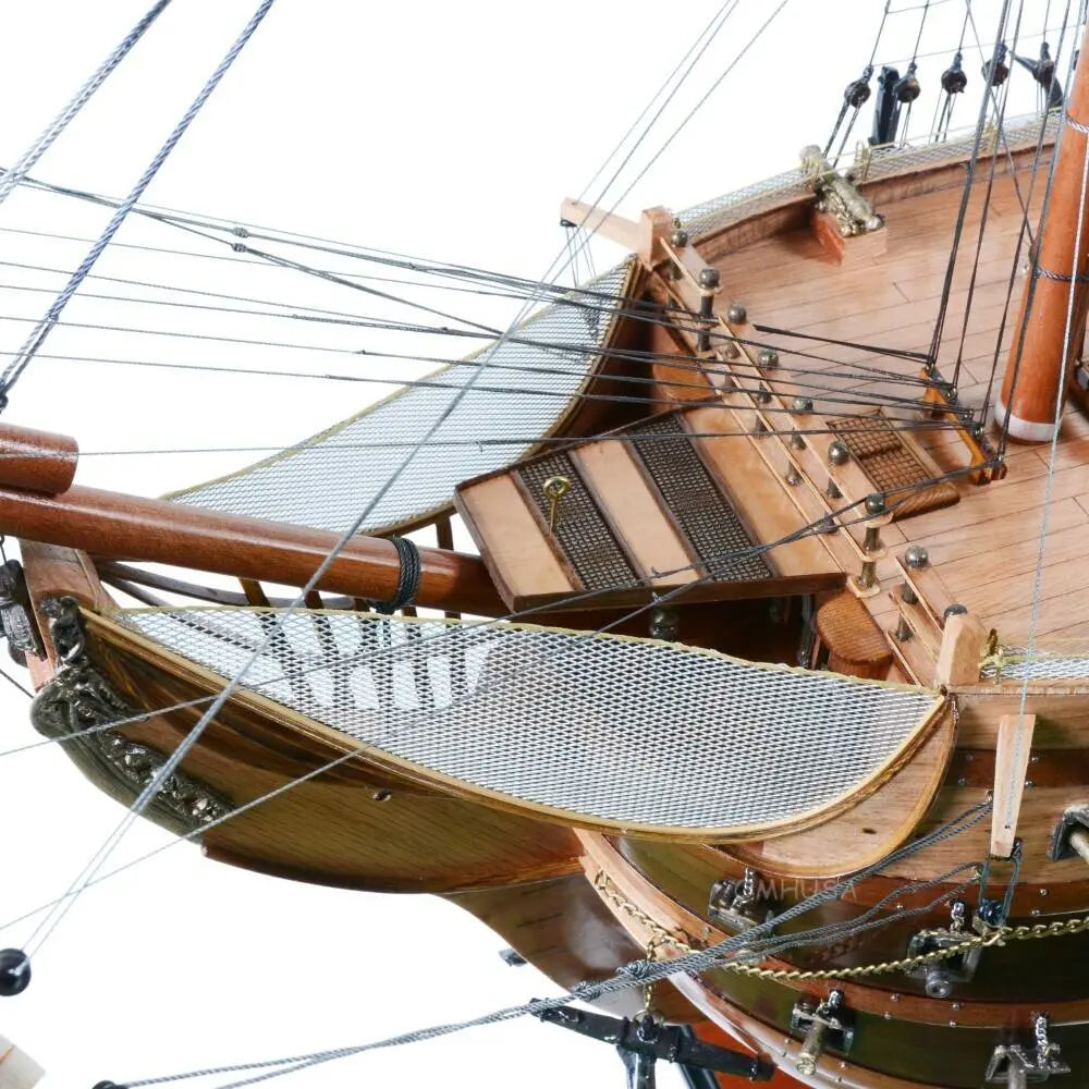 HMS Victory 56L With Display Case XL No Glass